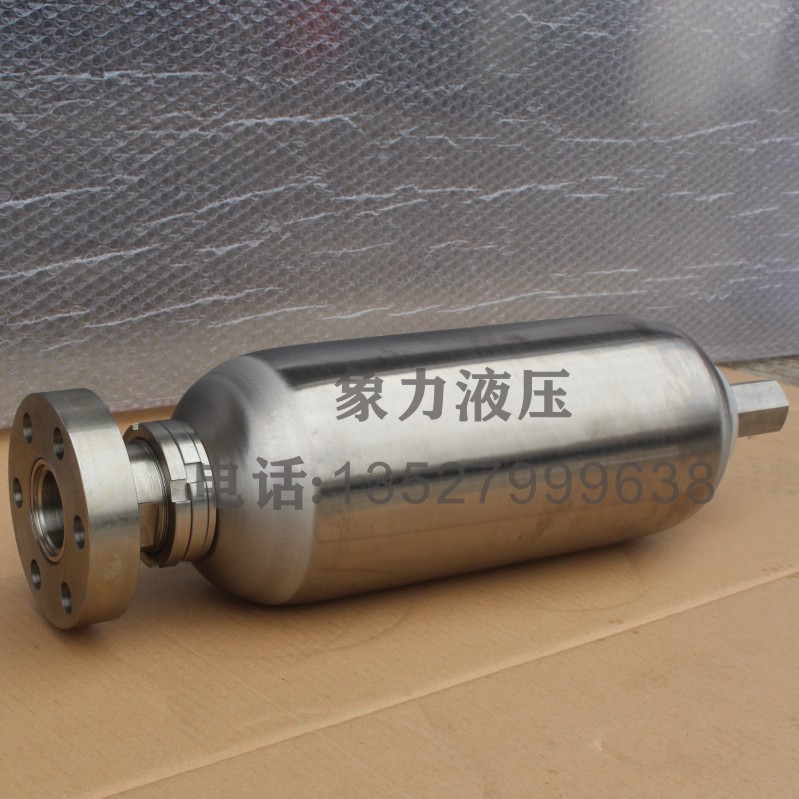 泵車(chē)蓄能器的工作原理
